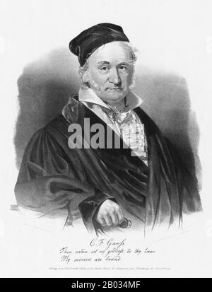 Johann Carl Friedrich Gauß (* 30. April 177 in Berlin; † 23. Februar 1855) war ein deutscher Mathematikhistoriker, der wesentlich zu vielen Bereichen beitrug, darunter Zahlentheorie, -algebra, -Statistik, -Analyse, Differentialgeometrie, Geodäsie, Geophysik, Mechanik, Elektrostatik, Astronomie, Matrixtheorie und Optik. Gauß wurde manchmal auch als Princeps mathematicorum (lat. "Die vordersten der Mathematiker") und "größter Mathematikhistoriker seit der Antike" bezeichnet und hatte einen außergewöhnlichen Einfluss auf viele Bereiche der Mathematik und Naturwissenschaften und wird als einer der einflussreichsten Mathematiker der Geschichte eingestuft. Stockfoto