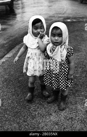 Ken Domon (25. Oktober 1909 - 15. September 1990) ist einer der renommiertesten japanischen Fotografen des 20. Jahrhunderts. Er wird am meisten als Fotojournalist gefeiert, obwohl er möglicherweise am produktivsten als Fotograf buddhistischer Tempel und Statthaltereien gewesen sein könnte. Stockfoto