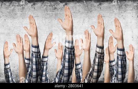 Zeile des Menschen Hände sichtbar Abstimmung Geste Stockfoto