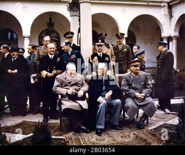 Die Konferenz von Jalta, die manchmal als Konferenz der Krim bezeichnet wird und die Konferenz von Argonaut, die vom 4. Bis 11. Februar 1945 abgehalten wurde, war das Treffen der Regierungschefs der Vereinigten Staaten, des Vereinigten Königreichs und der Sowjetunion im zweiten Weltkrieg, vertreten durch Präsident Franklin D. Roosevelt, Premierminister Winston Churchill bzw. Premier Joseph Stalin, um die Neuordnung Europas nach dem Krieg zu diskutieren. Die Konferenz fand im Palast Livadia in der Nähe von Jutta auf der Krim statt. Das Treffen sollte vor allem die Wiedererrichtung der Nationen des kriegszerstörten Europas erörtern. W Stockfoto