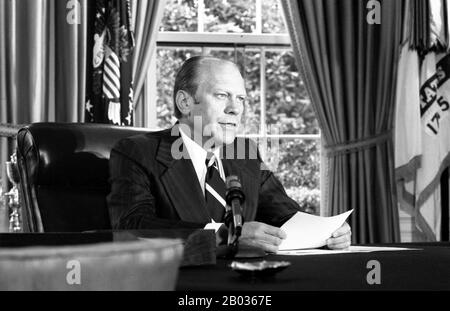 Gerald Rudolph Ford, Jr. (geboren als Leslie Lynch King, Jr.; 14. Juli 1913 - 26. Dezember 2006) war ein US-amerikanischer Politiker, der von 1974 bis 1977 als 38. Präsident der Vereinigten Staaten tätig war. Davor war er 40. Vizepräsident der Vereinigten Staaten und war von 1973 bis zum Rücktritt von Präsident Richard Nixon 1974 tätig. Stockfoto