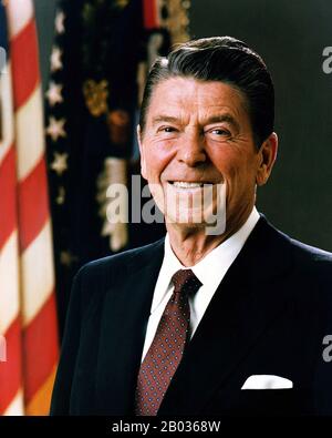 Ronald Wilson Reagan (6. Februar 1911 - 5. Juni 2004, Republikaner) war ein US-amerikanischer Politiker und Schauspieler, der von 1981 bis 1989 der 40. Präsident der Vereinigten Staaten war. Vor seiner Präsidentschaft war er von 1967 bis 1975 der 33. Gouverneur von Kalifornien, nach einer Karriere als Hollywood-Schauspieler und gewerkschaftsführer. Stockfoto