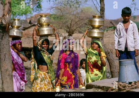 Madhya Pradesh (gemeint ist Central Province) ist ein Bundesstaat in Zentralindien. Seine Hauptstadt ist Bhopal und die größte Stadt ist Indore. Madhya Pradesh, das aufgrund seiner geografischen Lage in Indien das "Herz Indiens" genannt wird, ist nach Gebieten der zweitgrößte Bundesstaat des Landes. Mit über 75 Millionen Einwohnern ist er nach Einwohnerzahl der fünftgrößte Bundesstaat Indiens. Stockfoto