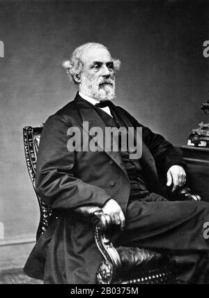 Robert E. Lee (50-1870) war ein US-amerikanischer General, der für die Befehle der konföderierten Armee von Nord-Virginia im amerikanischen Bürgerkrieg von 1862 bis zu seiner Kapitulation 1865 bekannt war. Lee war 32 Jahre lang ein Top-Absolvent der United States Military Academy und ein außergewöhnlicher Offizier und Militäringenieur in der United States Army. Als Virginia im April 1861 aus der Union abtrat, folgte Lee seinem Heimatstaat. Nach einem Jahr als leitender Militärberater von Präsident Jefferson Davis übernahm Lee das Kommando über die Hauptfeldarearmee im Jahr 1862 und trat bald als schriger Taktiker und Schlachtfeldkommandeur auf. Nachher Stockfoto