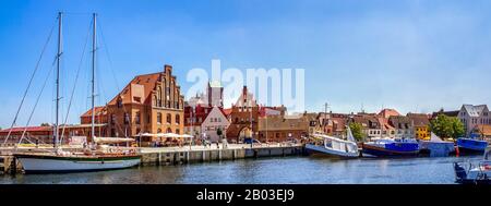 Historische Marina in Wismar, Deutschland Stockfoto
