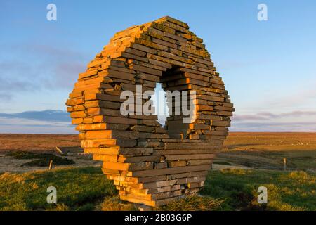 Rockskulptur, lokal bekannt als "Polo", in Scrabster, in der Nähe von Thurso, Caithness, Schottland, Großbritannien. Künstler unbekannt. Stockfoto