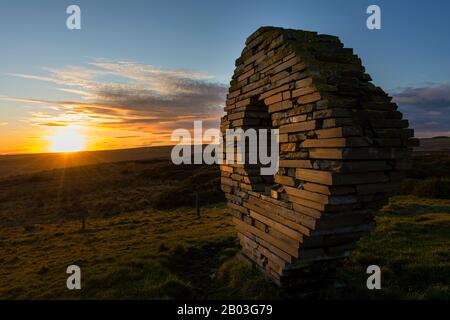 Rockskulptur, lokal bekannt als "Polo", in Scrabster, in der Nähe von Thurso, Caithness, Schottland, Großbritannien. Künstler unbekannt. Stockfoto