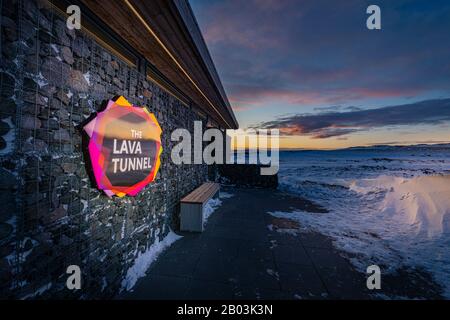 Raufarholshellir Lava Tunnel, Island. Eine der längsten Lavaröhren in der Nähe von Reykjavik, Island Stockfoto