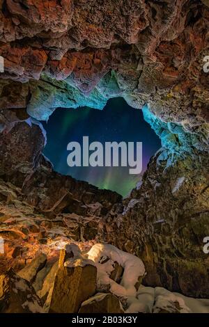 Raufarholshellir Lava Tunnel, Island. Eine der längsten Lavaröhren in der Nähe von Reykjavik, Island Stockfoto