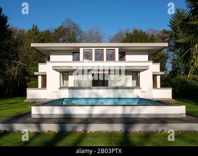 Huis ter Heide, Bosch en Duin, Villa Henny, Henny House, 1915-1918 von Robert van 't Hoff erbaut, Gartenseite Stockfoto