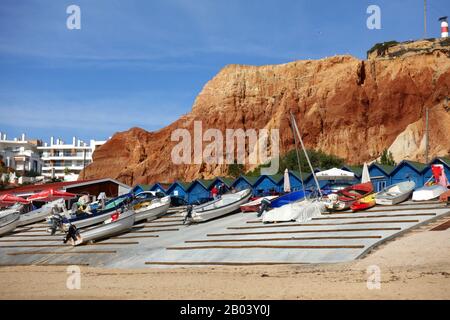 Das Fishermens Beach Gebiet Von Olhos De Agua In Der Nähe Von Albufeira, Dem Algrave Portugal Stockfoto