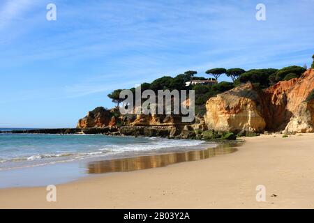 Olhos De Agua Beach Im Stadtzentrum Der Algarve Portugal Stockfoto