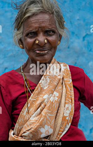 Porträt der Frau aus Sri Lanka, in Nuwara Eliya, Sri Lanka Stockfoto