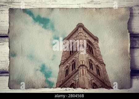 Dom in Florenz Glockenturm / Blick Auf Den Kirchturm der Kathedrale Santa Maria del Fiore, altmodisches Postkartenalbum Stockfoto