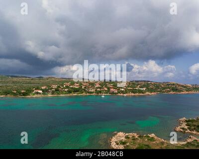 Beeindruckender Blick auf La Maddalena, Sardinien, Italien. Stockfoto