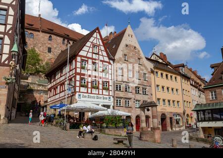 Historische Architektur, darunter das Albrecht-Dürer-Haus in Nürnberg, Bayern, Deutschland. Stockfoto