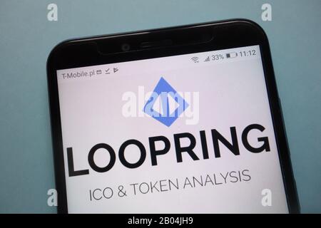 Loopring (LRC)-Kryptokurrency-Logo wird auf dem Smartphone angezeigt Stockfoto