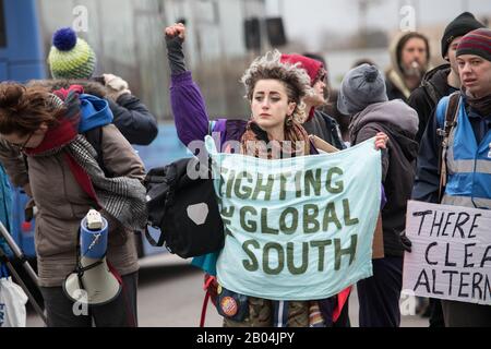 Extinction Rebellion am 18. Februar 2020 Marschiert in das Schlumberger Building, Cambridge, Großbritannien Unter Der Leitung von Tilly Porter Stockfoto