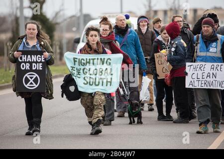 Extinction Rebellion am 18. Februar 2020 Marschiert in das Schlumberger Building, Cambridge, Großbritannien Unter Der Leitung von Tilly Porter Stockfoto