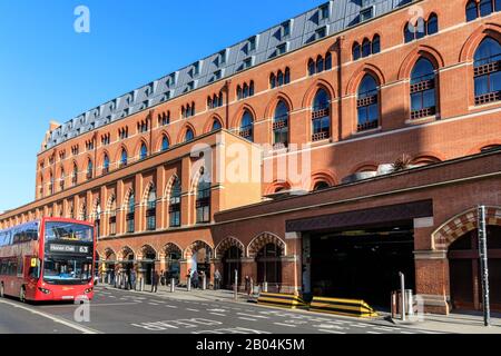 Bahnhof King's Cross St Pancras, Blick auf den Bahnhof von der Midland Road, London, Großbritannien Stockfoto