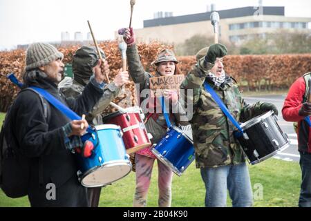 Extinction Rebellion am 18. Februar 2020 Protestiert am Schlumberger Building, Cambridge, Großbritannien Stockfoto