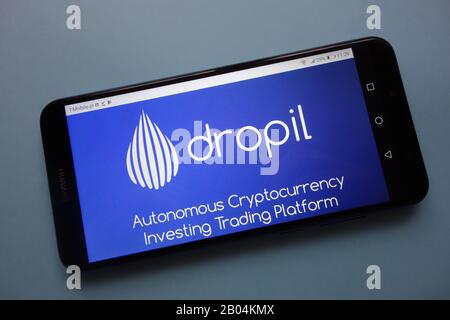 Dropil (DROP)-Kryptokurrency-Logo wird auf dem Smartphone angezeigt Stockfoto