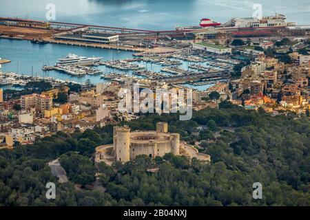 Luftbild, Castell de Bellver, Port de Palma, Port, Palma, Mallorca, Spanien, Europa, Balearen, Altstadt, Boote, Anlegestelle, Landungsbühne, Schloss, Stockfoto