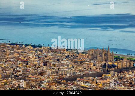 Luftbild, Santa Iglesia Catedral de Mallorca, Kathedrale von Palma, Palma, Mallorca, Spanien, Europa, Balearen, Altstadt, Bishop's Church of t Stockfoto