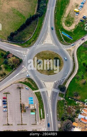 Luftbild, Insel, Kreisverkehr mit Symbol, Pollença, Mallorca, Balearen, Spanien, Europa, es, Kreisverkehr, Kreisverkehr, Kultur, Kunst, Luftverkehr Stockfoto