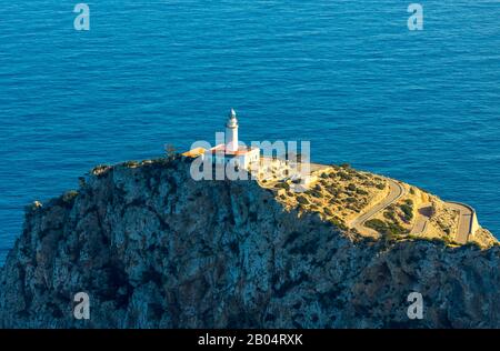 Luftbild, Insel, Halbinsel Cap Formentor, Far de Formentor, Leuchtturm, Pollença, Mallorca, Balearen, Spanien, Europa, Aussichtsplattform, Ca Stockfoto