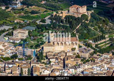 Luftbild, Insel, Transfiguració del Senyor, Kirche, Santuari de Sant Salvador, Museum, Artà, Mallorca, Balearen, Spanien, Europa, es, Esglé Stockfoto