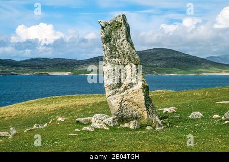 MacLeod Stone (Clach Mhic Leoid, Clach Macleoid) steht in der Nähe von Horgabost auf der Insel Harris in den Äußeren Hebriden, Schottland, Großbritannien Stockfoto