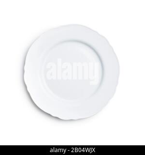 Leere weiße Keramikplatte isoliert auf weißem Hintergrund. Stockfoto