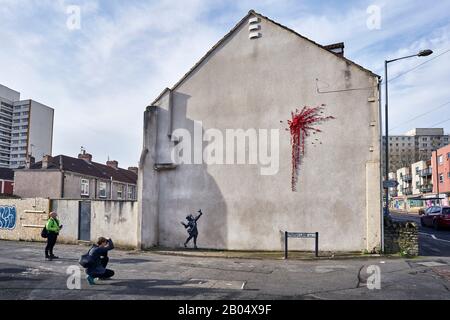 Banksy "Valentines Day" Graffiti/Artwork, Marsh Lane, Lawrence Hill, Bristol - 14. Februar 2020. Stockfoto