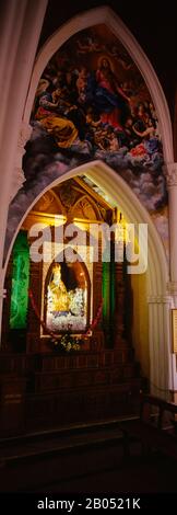 Innenräume einer Kirche, San Thome Basilica, Chennai, Tamil Nadu, Indien Stockfoto