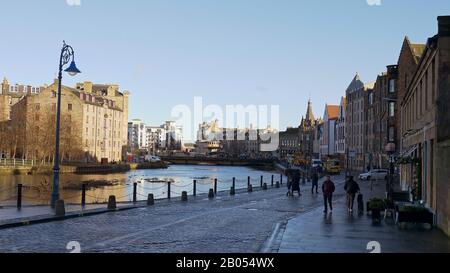 Schöner Stadtteil Leith in Edinburgh - EDINBURGH, SCHOTTLAND - 10. JANUAR 2020 Stockfoto