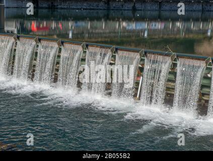 San Pellegrino Terme neue Staumauer auf Brembo Stockfoto