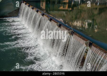 San Pellegrino Terme neue Staumauer auf Brembo Stockfoto