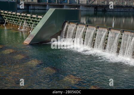 San Pellegrino Terme neue Staumauer auf Brembo Stockfoto