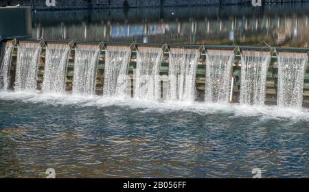 San Pellegrino Terme neue Staumauer auf Brembo Stockfoto