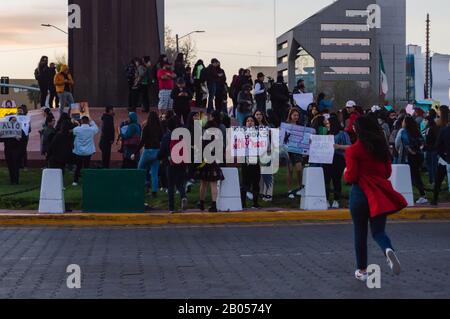 Tijuana, MEXIKO - 15.02.2020: Protest gegen Feminizide in Mexiko Stockfoto