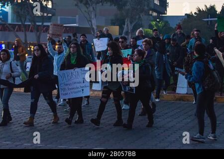 Tijuana, MEXIKO - 15.02.2020: Protest gegen Feminizide in Mexiko Stockfoto