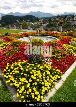 Garten in einem Schloss, Schloss Spiez, Spiez, Niedersimmental, Kanton Bern, Schweiz Stockfoto