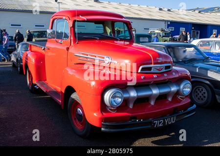 Ford F1 V8 Pick Up Deluxe, 1952, Reg No: 712 YUU, auf Der Great Western Classic Car Show, Shepton Mallet UK, Februar 08, 2020 Stockfoto