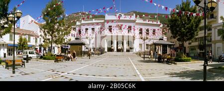 Dekoration zum Feiern des Nationalfeiertags, John Mackiebund Square, Gibraltar Stockfoto