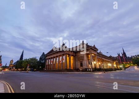 Edinburgh, 11. Jul.: Straßenansicht der Scottish National Gallery am 11. Jul. 2011 in Edinburgh Stockfoto