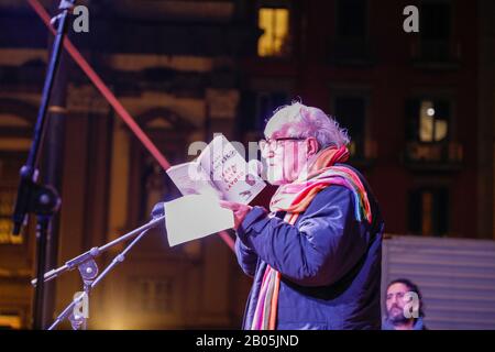 Neapel, KAMPANIEN, ITALIEN. Februar 2020. 18.02.2020 Neapel, Piazza dante Alighieri heute Abend gab es die Radine der Sardinen in Opposition zum Besuch des Führers der Liga Matteo Salvini Credit: Fabio Sasso/ZUMA Wire/Alamy Live News Stockfoto