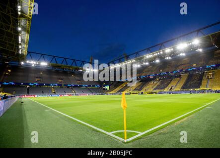 18. februar 2020 Dortmund, Deutschland Fußball Borussia Dortmund gegen Paris Saint Germain L-R: Signal Iduna Park Stockfoto