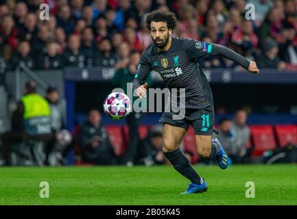 Liverpools FC Mohamed Salah wurde während des UEFA Champions League-Spiels in der Runde des 16. Hinspiels zwischen Atletico de Madrid und dem FC Liverpool im Wanda Metropolitano Stadium in Madrid im Einsatz gesehen.(Endstand; Atletico de Madrid 1:0 Liverpool FC) Stockfoto