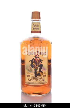 Irvine, KALIFORNIEN - 13. JANUAR 2017: Kapitän Morgan Spiced Rum. Benannt nach dem walisischen Privatfahrer der Karibik aus dem 17. Jahrhundert, Sir Henry Morgan. Stockfoto